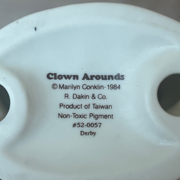 Vintage pair of porcelain clowns figurines - Lefton ‘86 & Dakin ‘84 - Picture 10 of 11